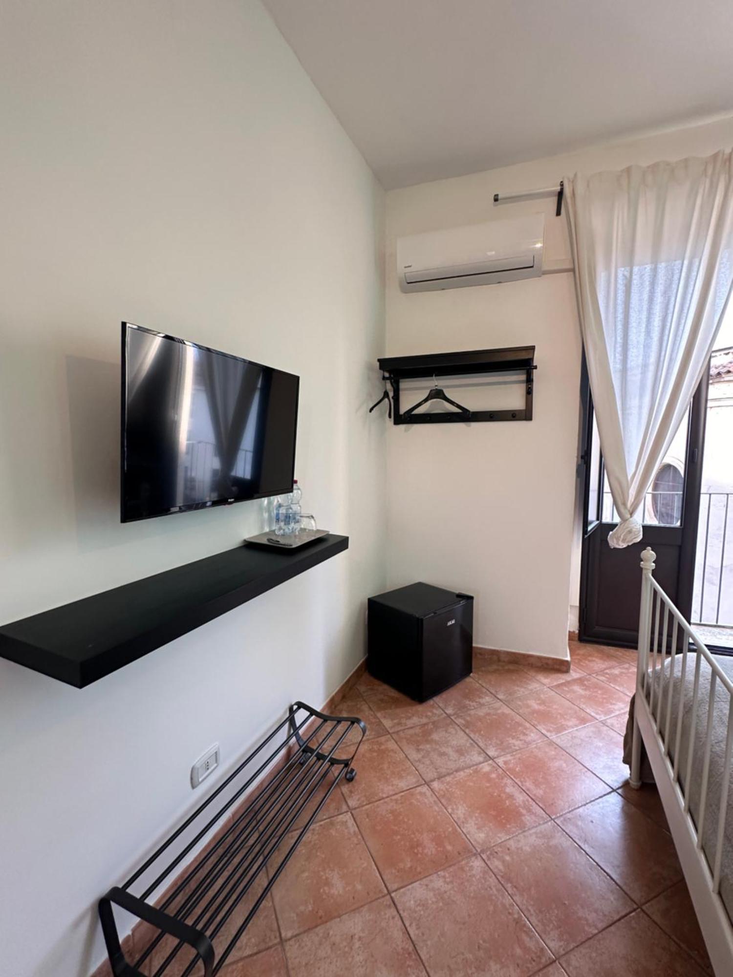 Palazzo Curro Hotel Катания Екстериор снимка